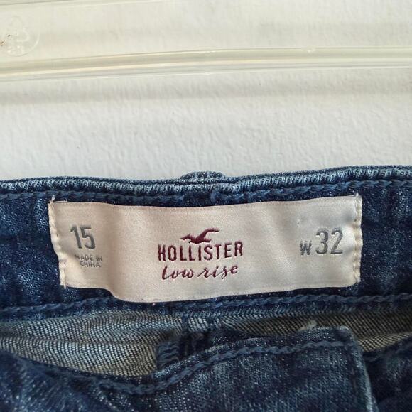 Hollister Low rise dark wash Mini denim skirt with zipper pockets - Picture 3 of 3